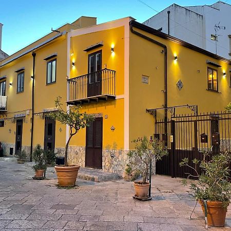 Case Vacanze Donna Ina Palermo Exteriör bild