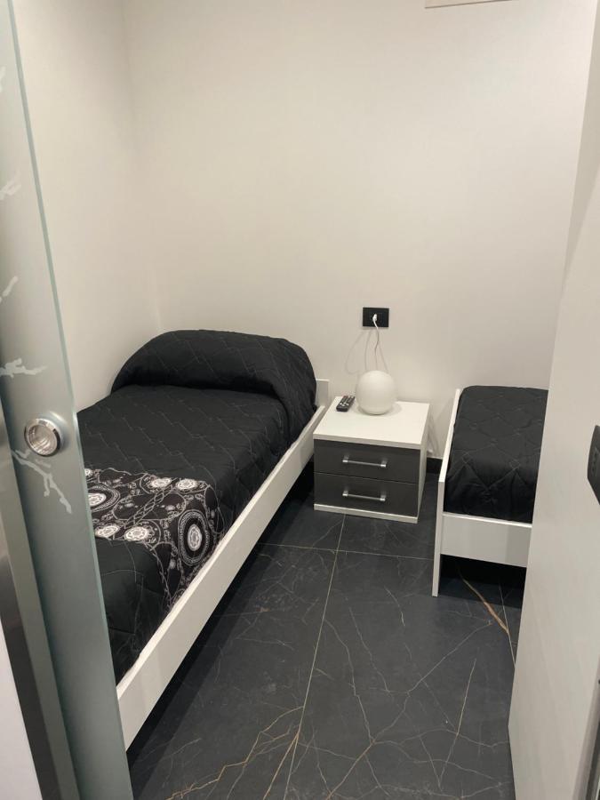 Case Vacanze Donna Ina Palermo Exteriör bild
