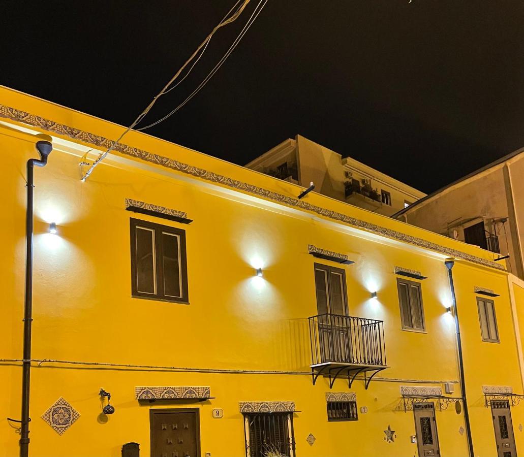 Case Vacanze Donna Ina Palermo Exteriör bild